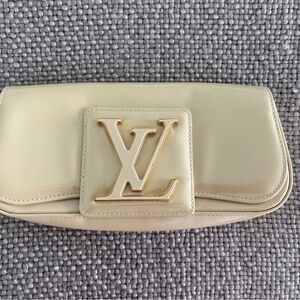 Louis Vuitton Cream Patent Leather Clutch with Gold LV Logo